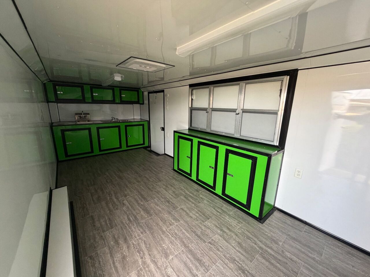 2023 Maximum 8.5x20 Cargo concession / food trailer in green, photo 10